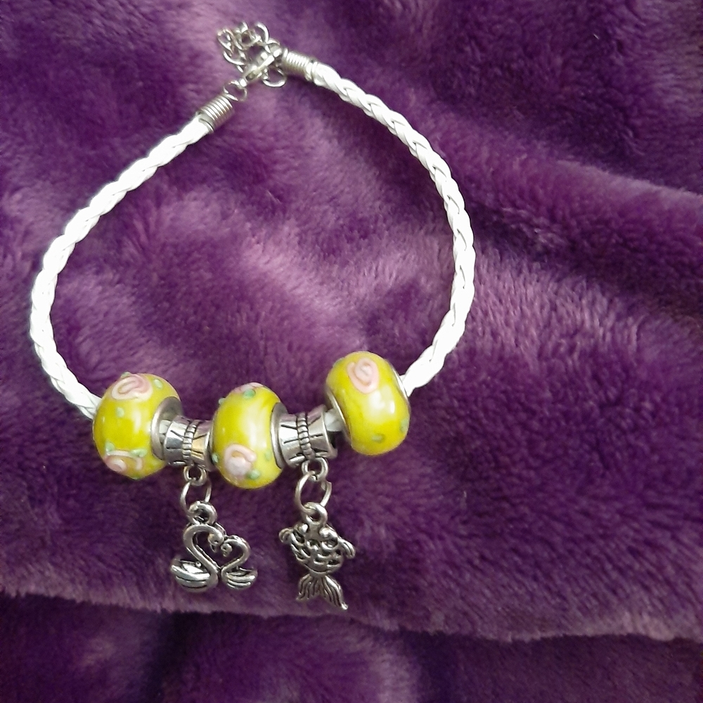 White twisted leather bracelet/anklet adjustable.